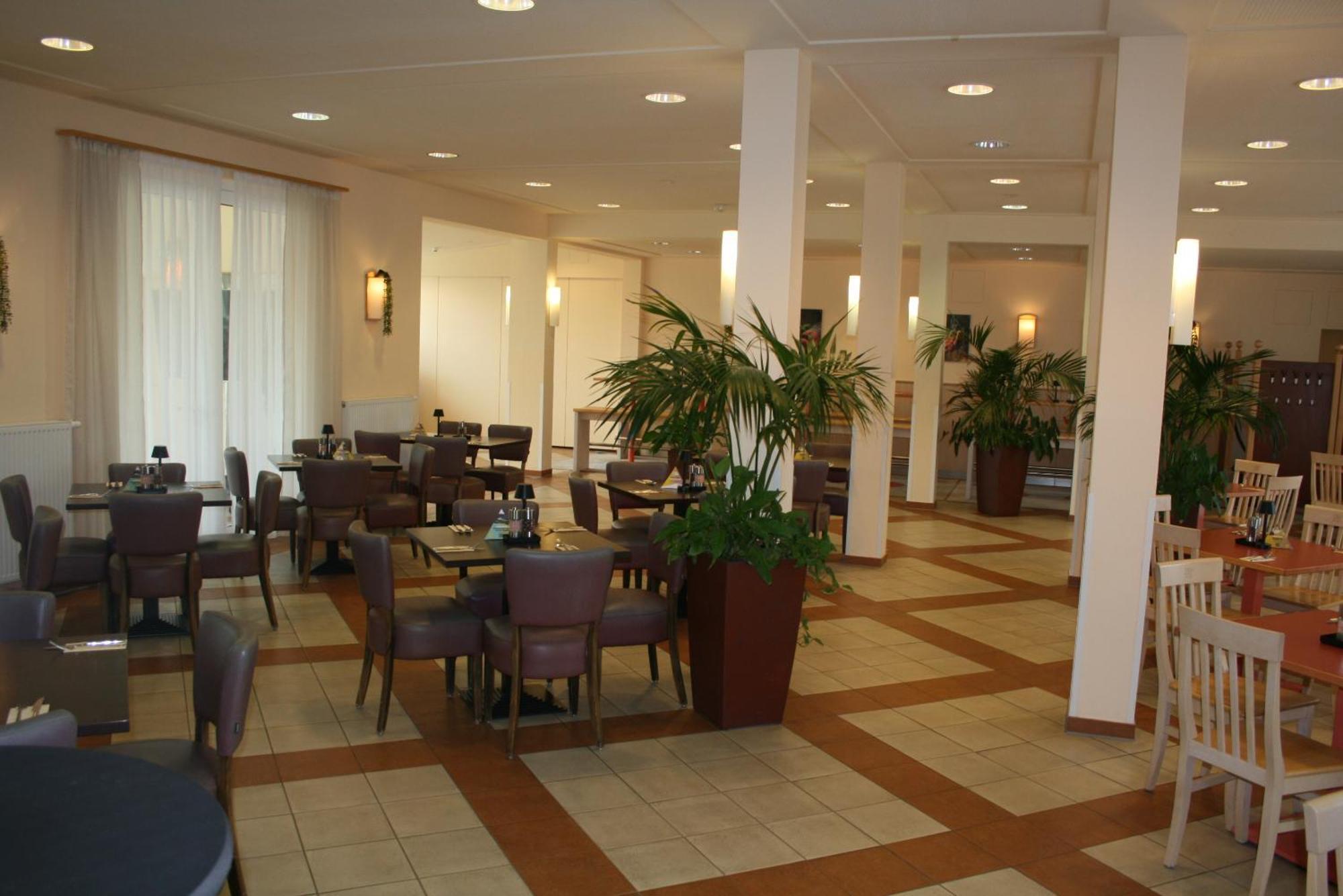 Jufa Hotel Im Brueckenkopfpark - Juelich Exterior photo